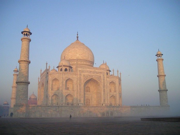Is Taj mahal Hindu Architecture