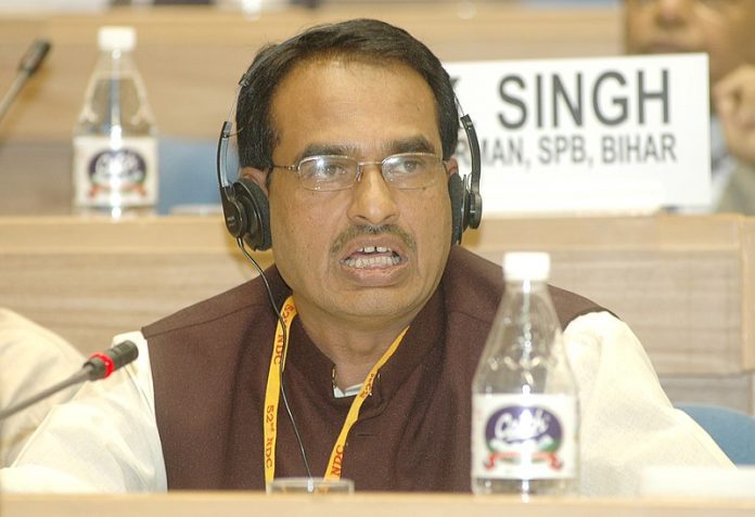 शिवराज सिंह पर लगा कविता चुराने का आरोप Shivraj Singh accused of stealing poetry, got trolled